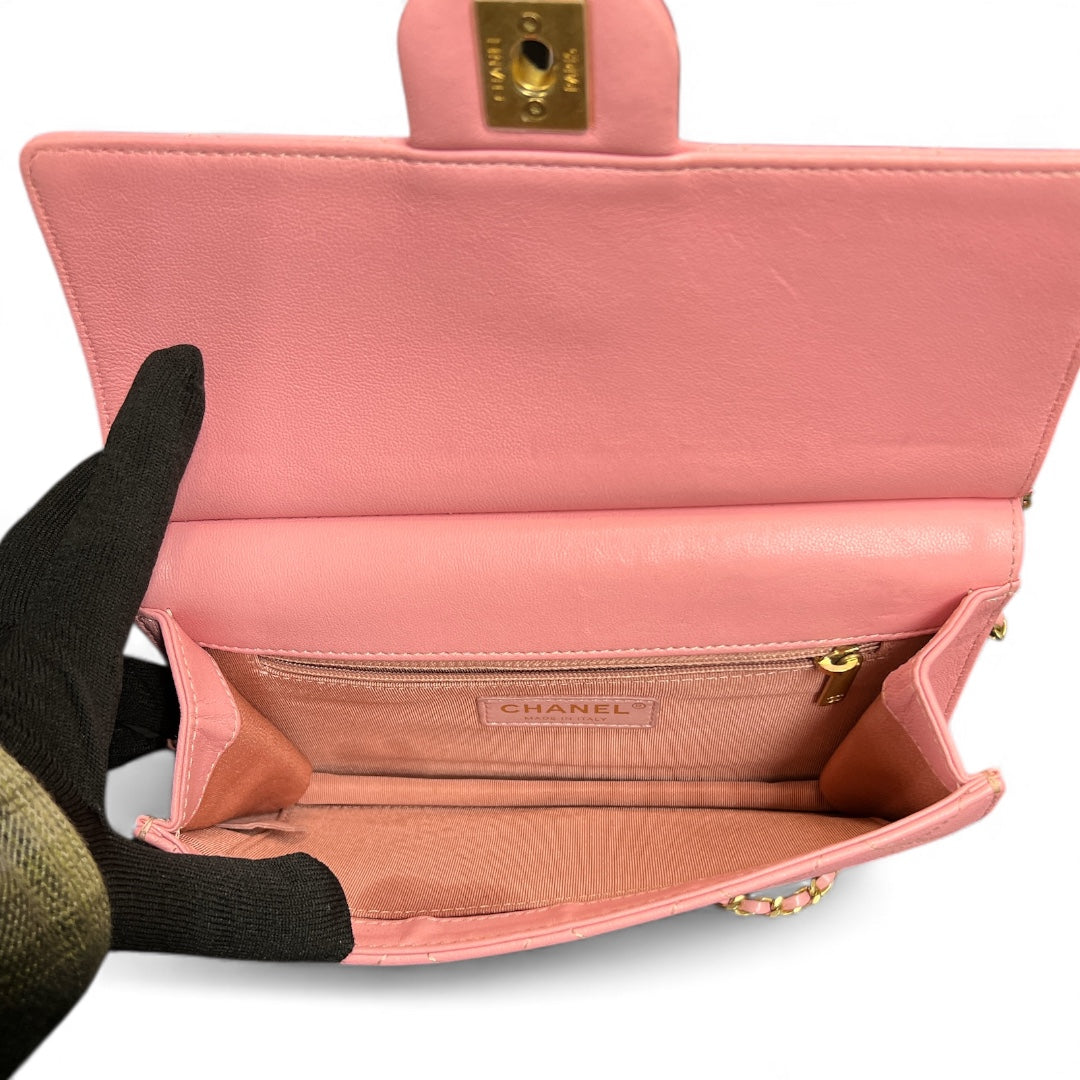 CHANEL Matelasse Pink Shoulder Bag CH1937