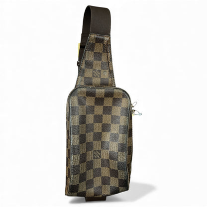 LOUIS VUITTON Jeronimos Body Bag LO2137