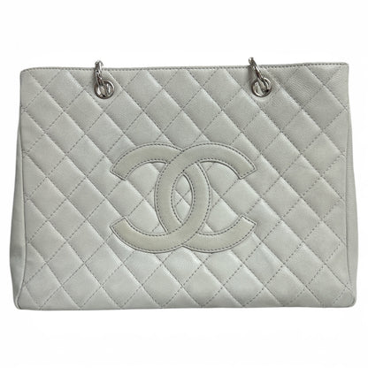 CHANEL Matelassé  Chain Tote Bag with Coco Logo CH2033