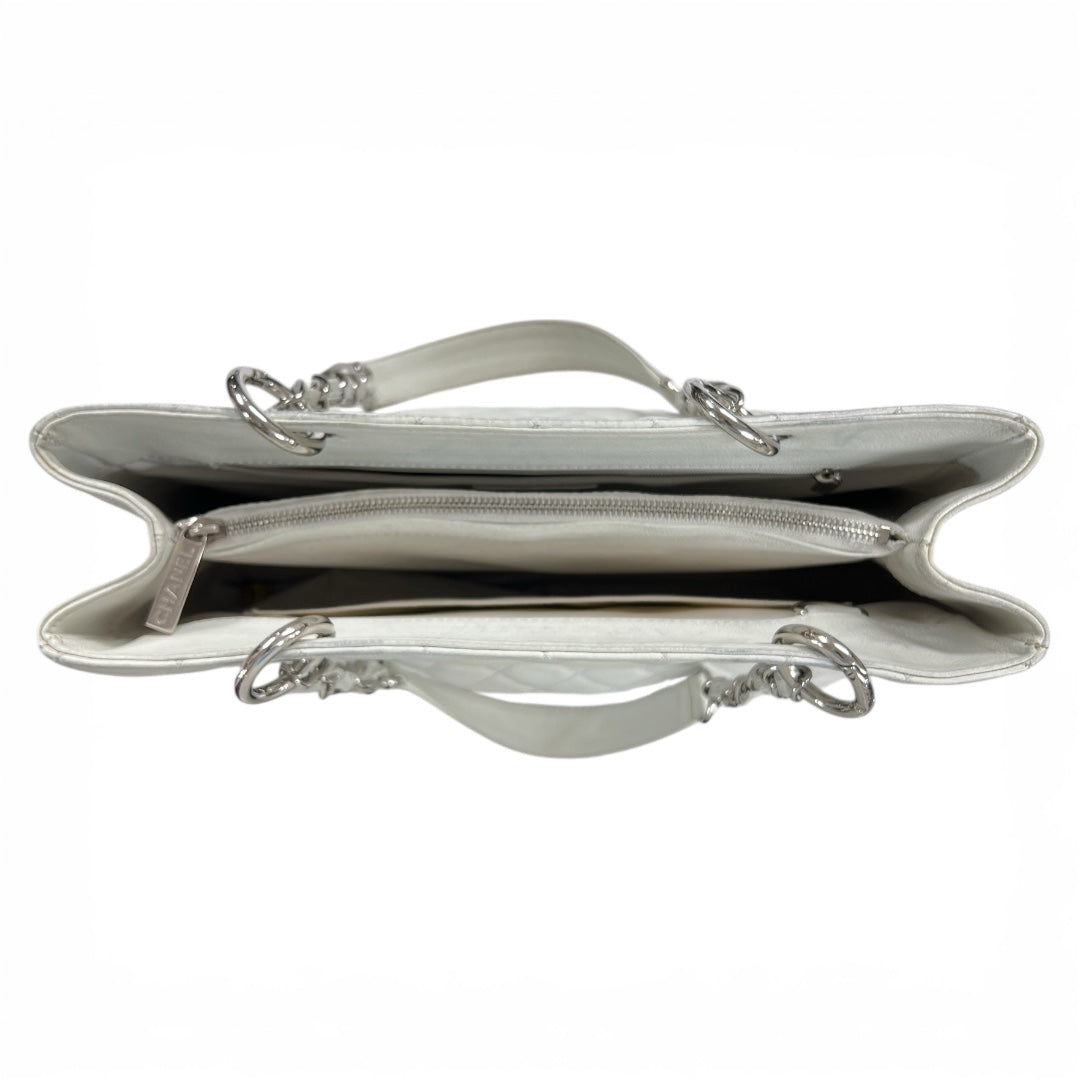 CHANEL Matelassé  Chain Tote Bag with Coco Logo CH2033